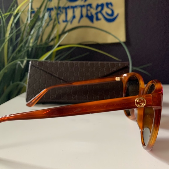 Authentic Gucci sunglasses - Picture 4 of 8